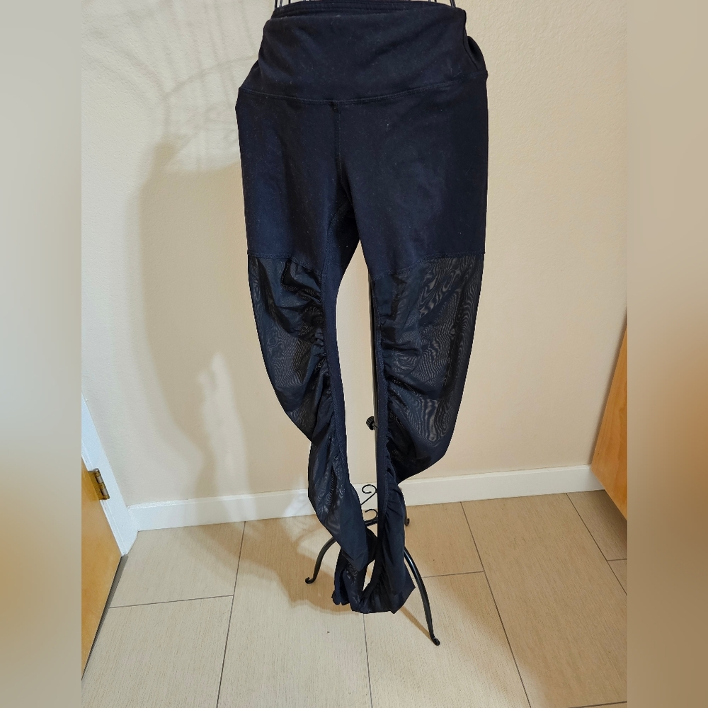 Alo Leggings